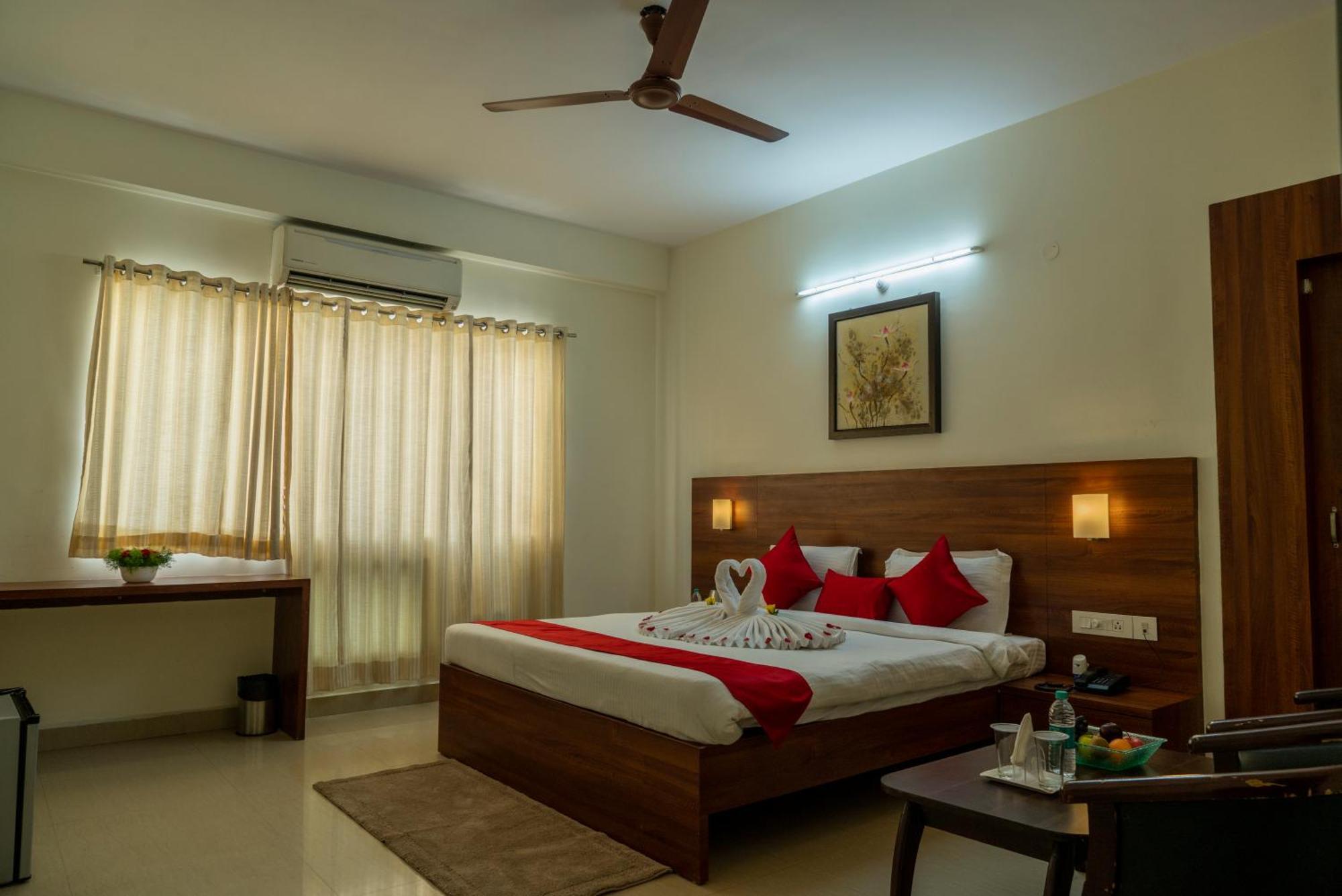 Hotel Krrish Inn - Ameerpet, Хайдарабад Экстерьер фото