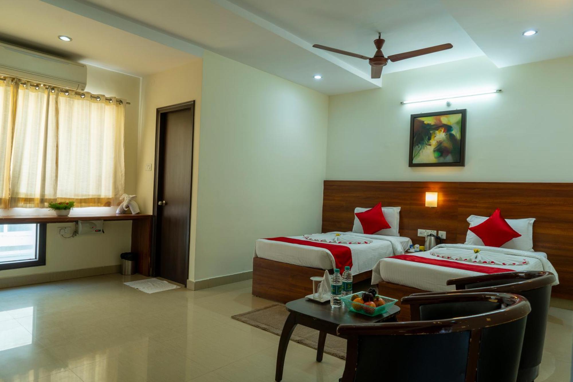 Hotel Krrish Inn - Ameerpet, Хайдарабад Экстерьер фото
