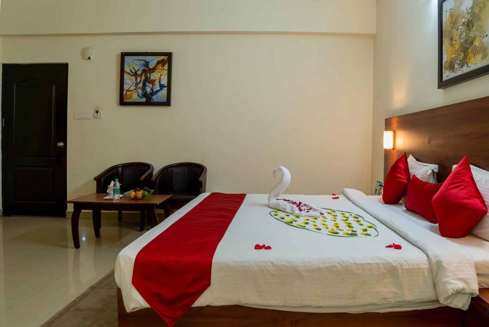 Hotel Krrish Inn - Ameerpet, Хайдарабад Экстерьер фото