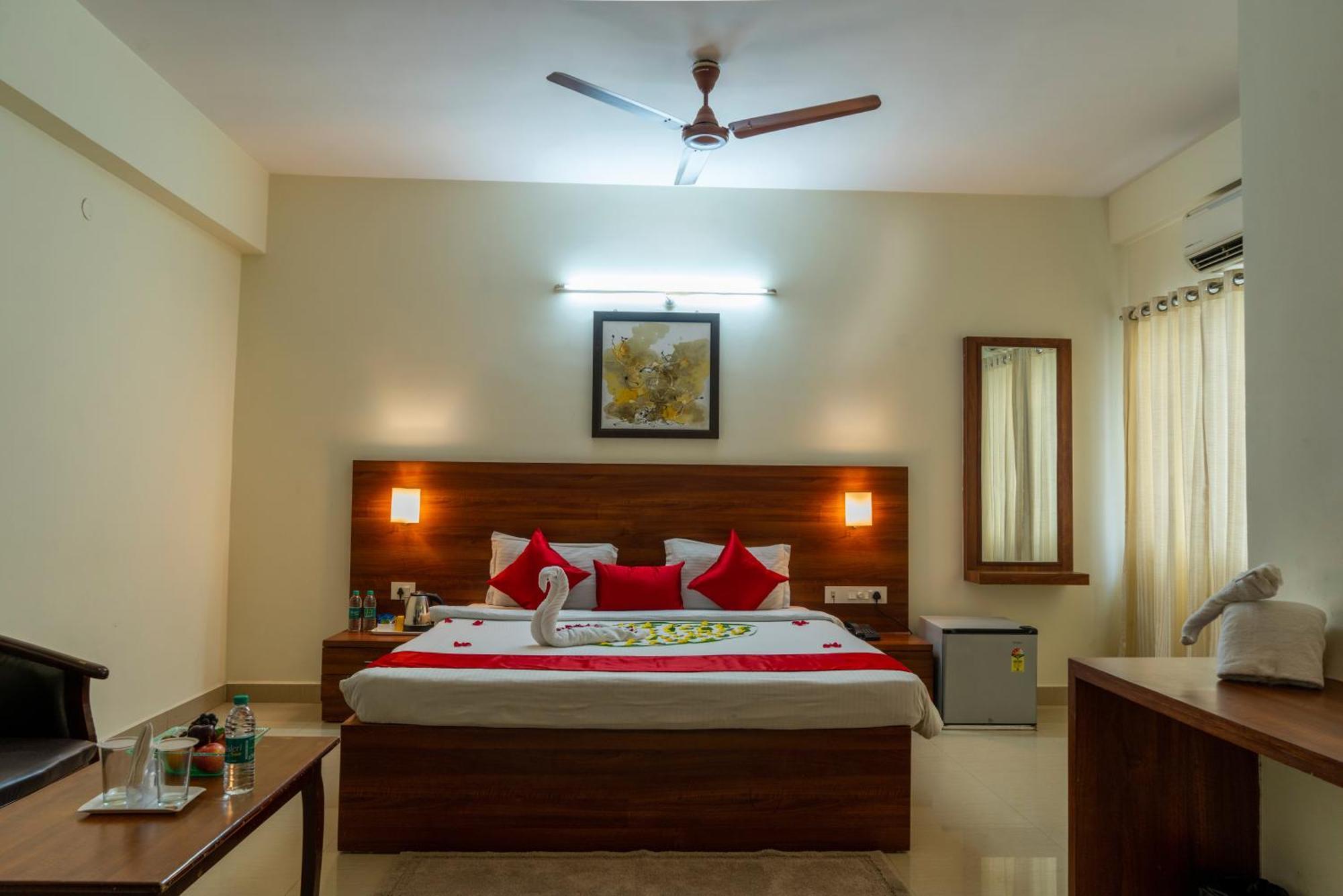 Hotel Krrish Inn - Ameerpet, Хайдарабад Экстерьер фото